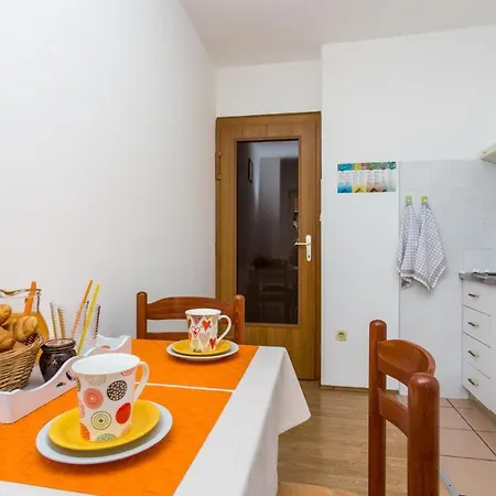 Apartment Tomasic Diana *