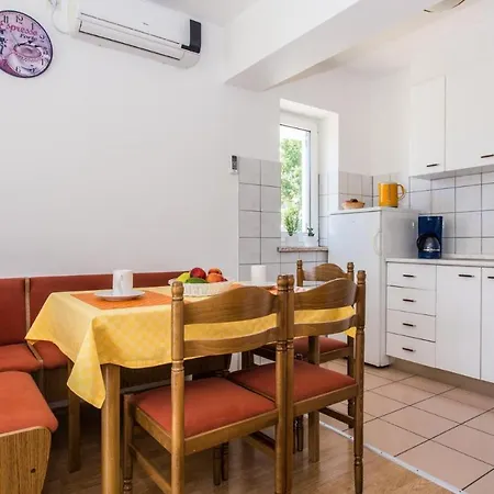 Apartment Tomasic Diana Baska (Krk)
